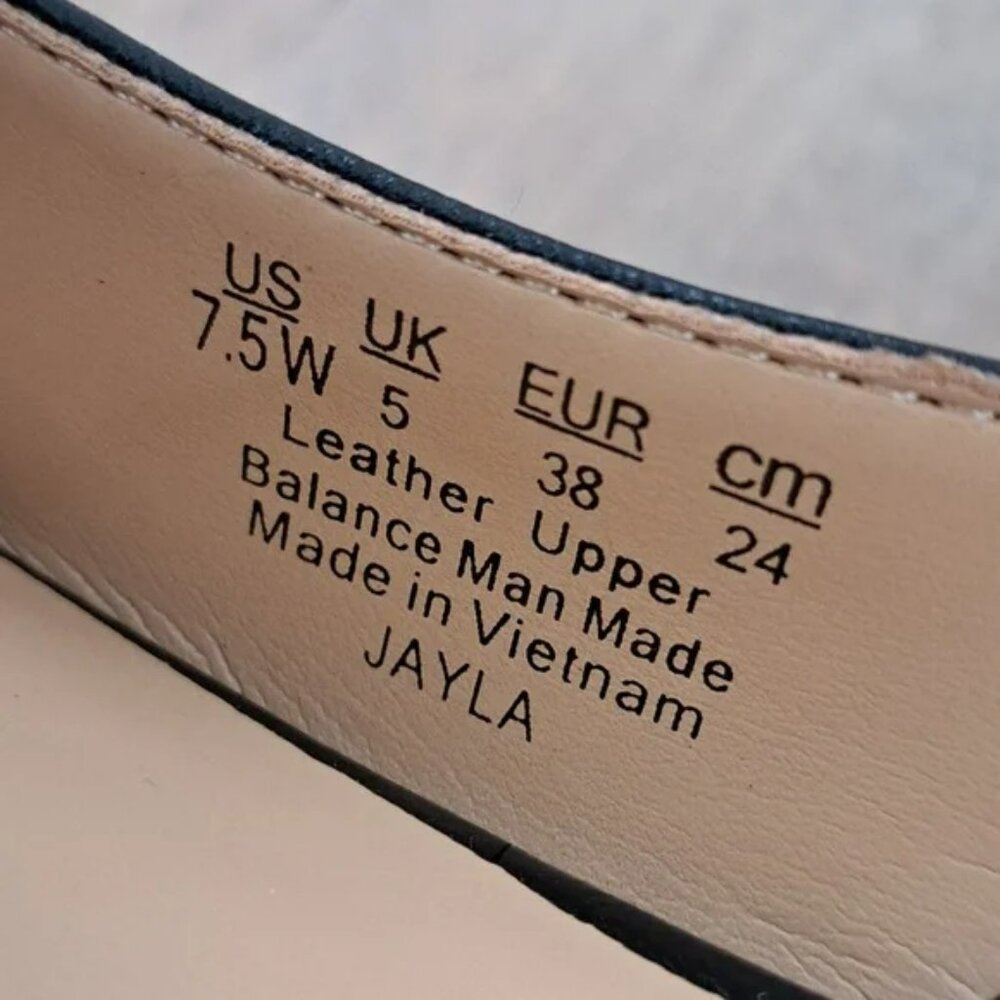 Naturalizer Jayla Slingback Pump - Color: Black Leather - Size: 7.5 Wide - Picture 9 of 9